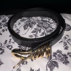 Torrid 1X Gold Ring Faux Leather Skinny Belt EUC Whimsigoth Goth